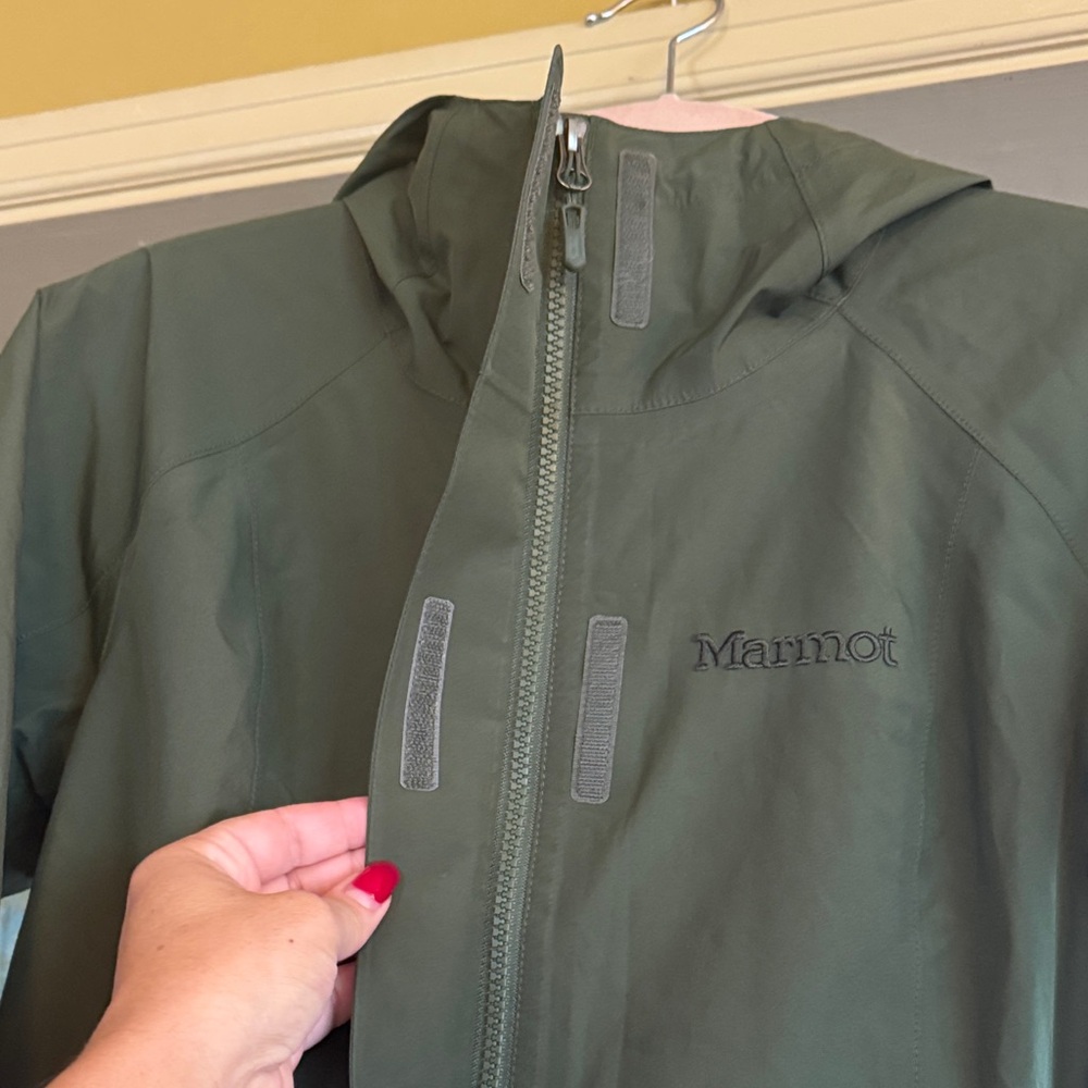 Marmot Women's Olive Rain Coat size Small - Picture 5 of 12